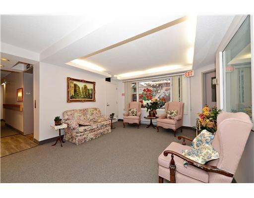 second floor sitting area